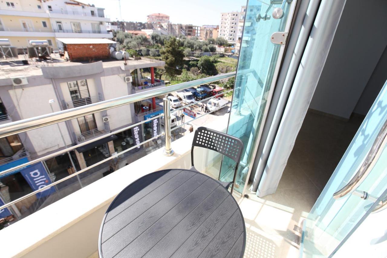 Nika Hotel Sarandë Esterno foto