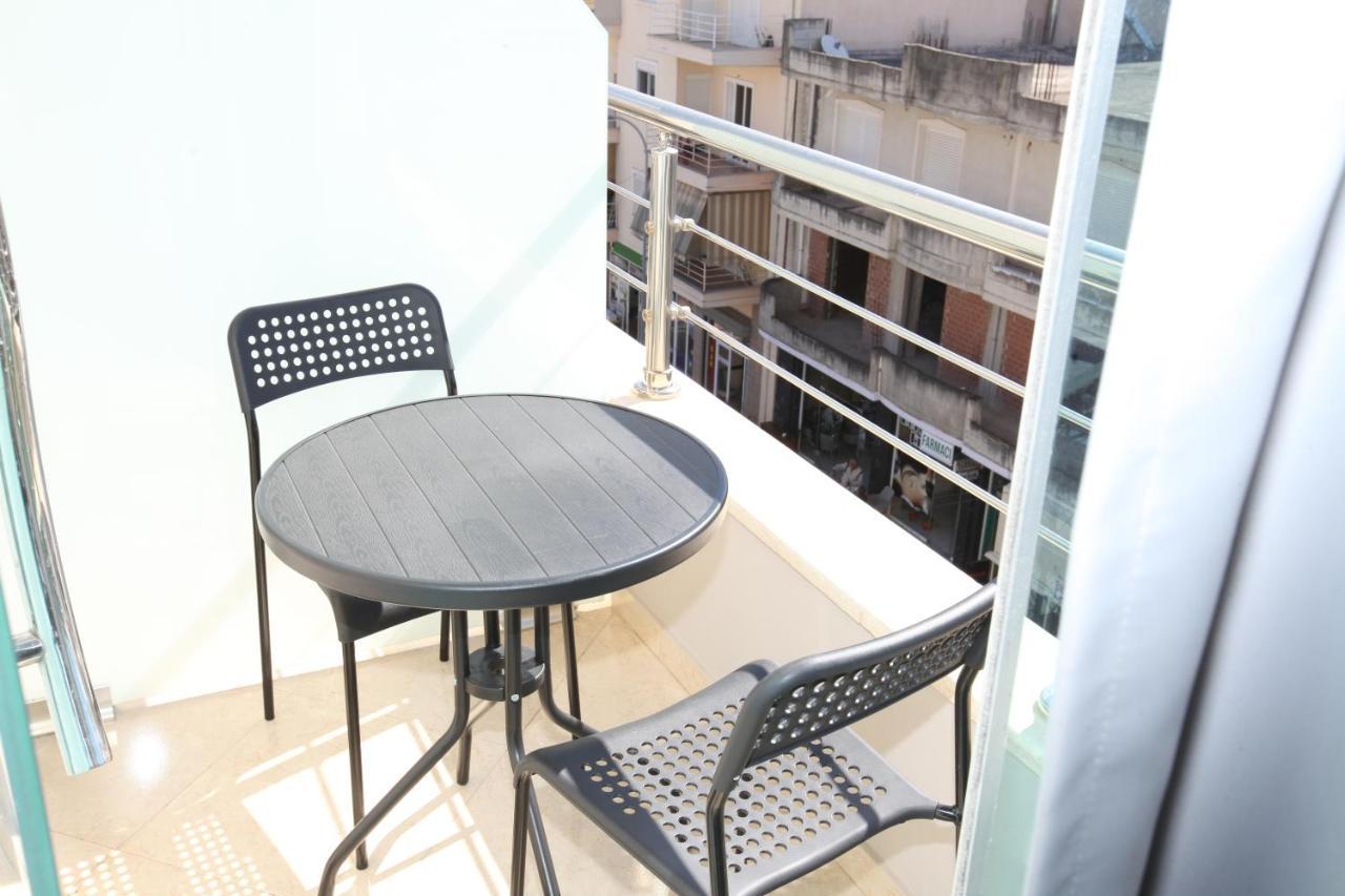 Nika Hotel Sarandë Esterno foto