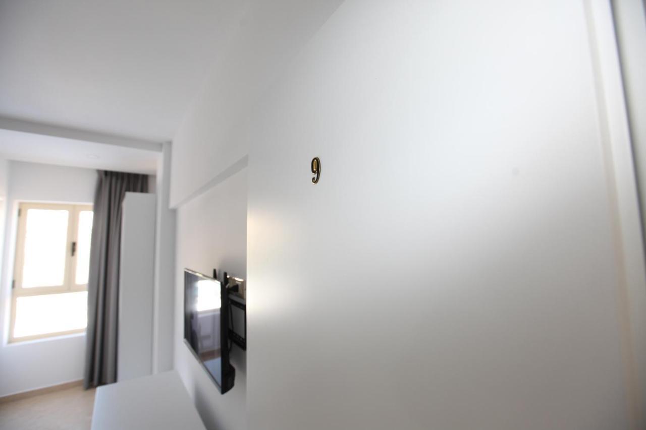 Nika Hotel Sarandë Esterno foto