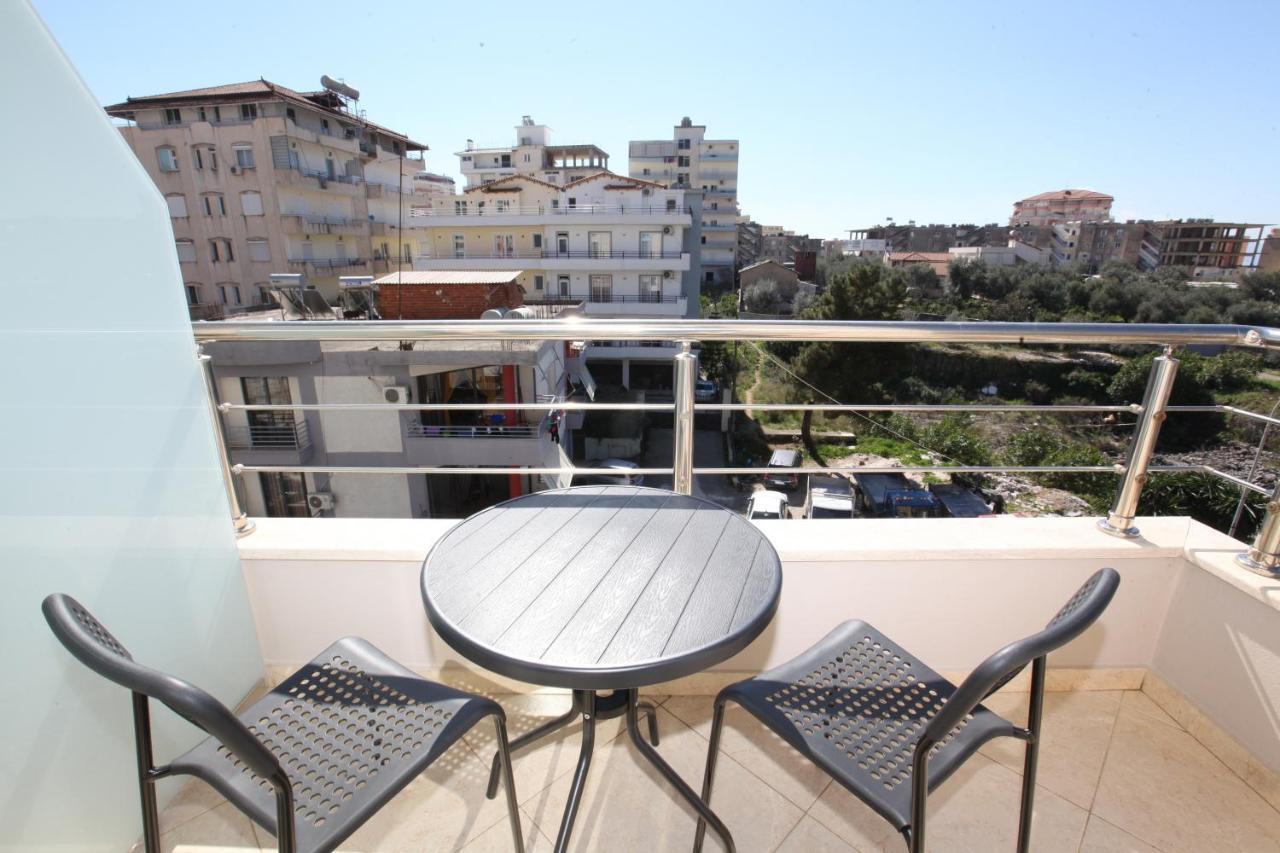 Nika Hotel Sarandë Esterno foto
