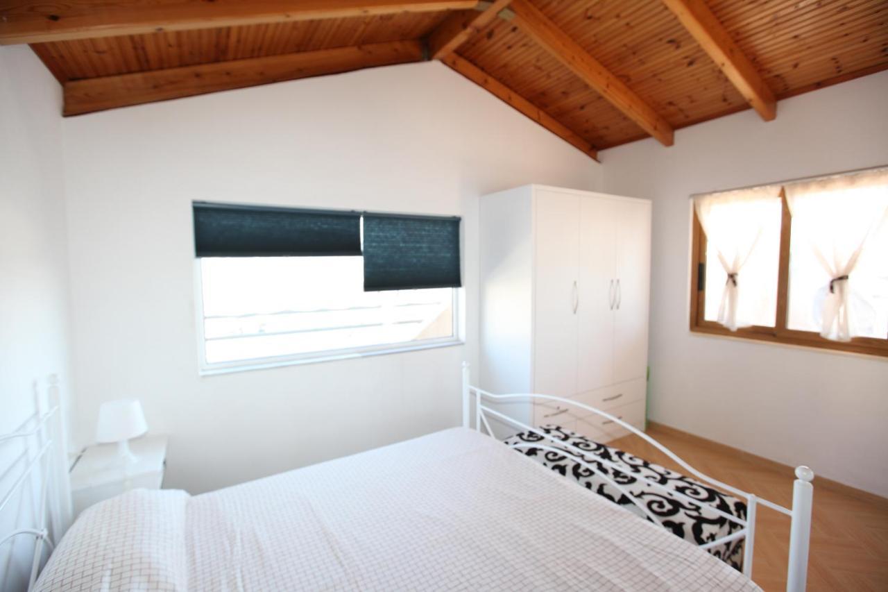 Nika Hotel Sarandë Esterno foto